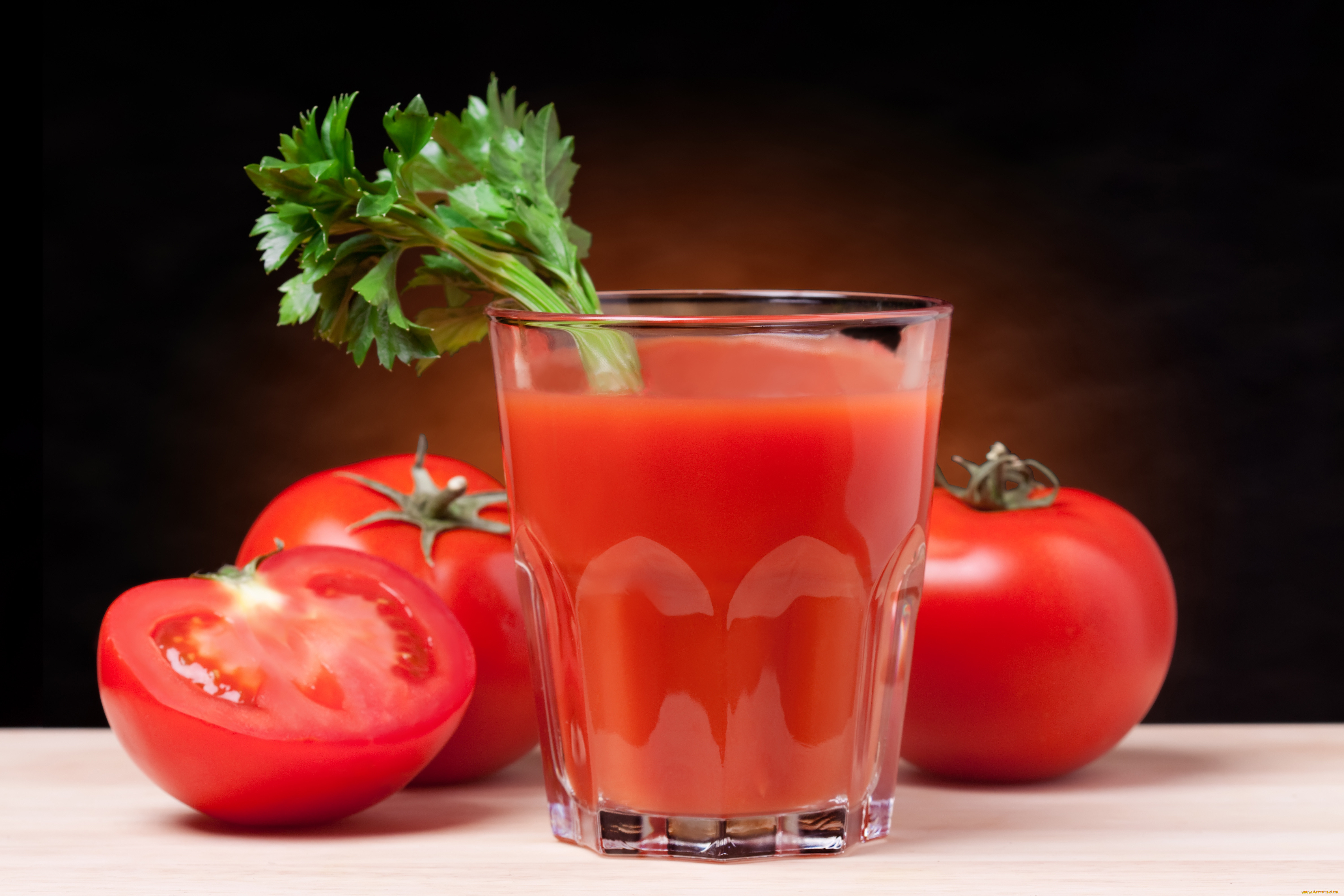 Какие вещества содержатся в томатном соке